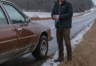 I Helped an Elderly Couple with a Flat Tire on the Highway – a Week Later, My Life Completely Changed